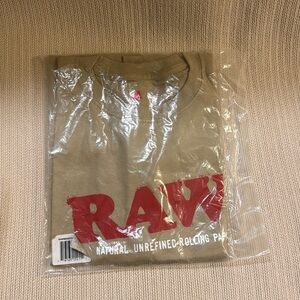 Raw Label Rolling Paper Classic Hanes T-shirt In Bag